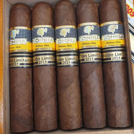 Lot 212 - Cohiba Robustos Supremos 