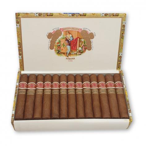 Lot 212 - Romeo y Julieta Short Churchills 