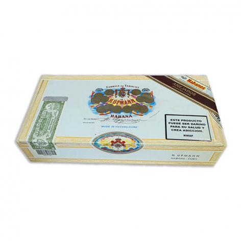 Lot 212 - H. Upmann Robustos anejados