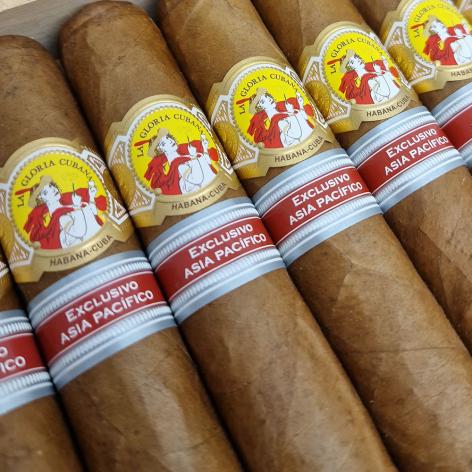Lot 212 - La Gloria Cubana Revolution