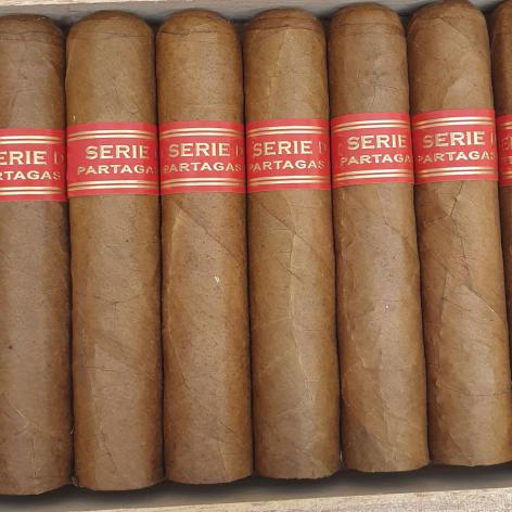Lot 214 - Partagas Serie D No. 5 