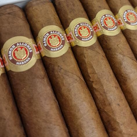 Lot 216 - Ramon Allones Specially Selected