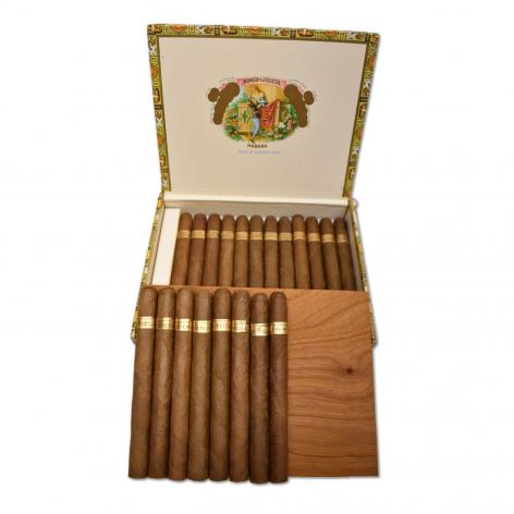 Lot 218 - Romeo y Julieta Churchills 