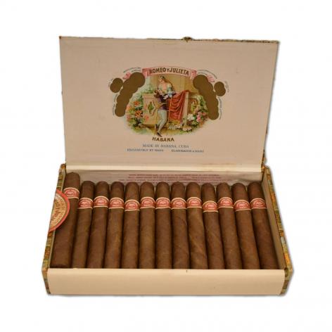 Lot 219 - Romeo y Julieta Coronas Chicas 