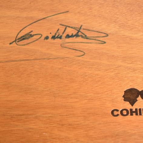 Lot 21 - Cohiba Esplendidos - Signed by Fidel Castro
