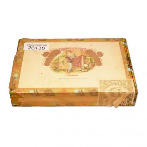 Lot 222 - Romeo y Julieta Petit Coronas 