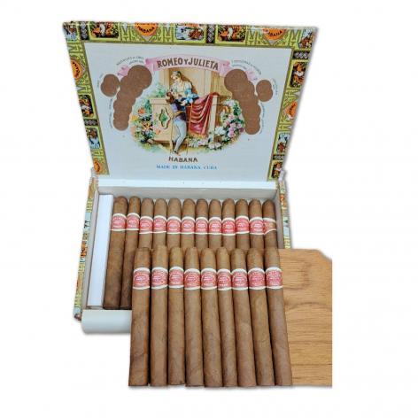 Lot 223 - Romeo y Julieta Petit Julietas 