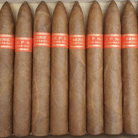 Lot 224 - Partagas Serie P No 2 