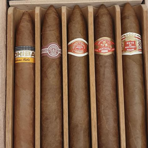 Lot 224 - Seleccion Piramide