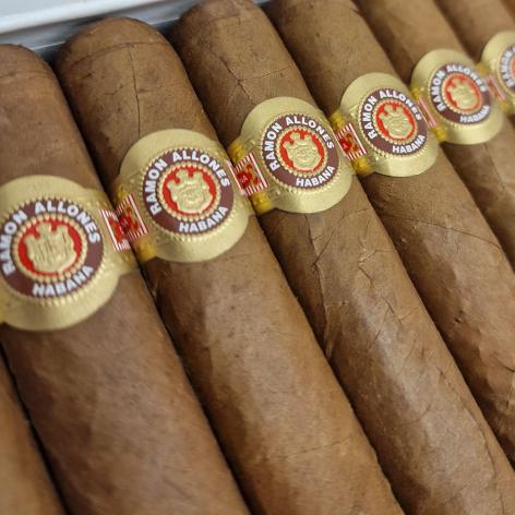 Lot 224 - Ramon Allones Specially Selected