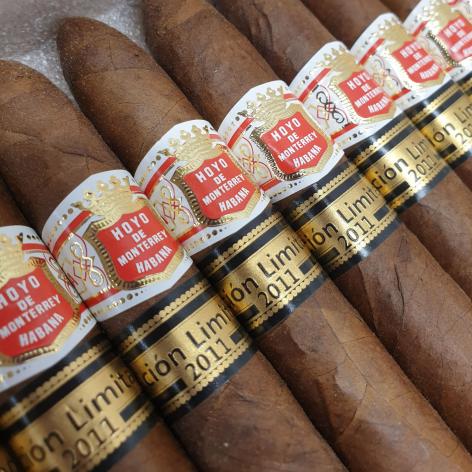 Lot 225 - Hoyo de Monterrey Short Hoyo Piramides 