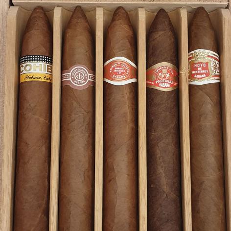 Lot 225 - Seleccion Piramide