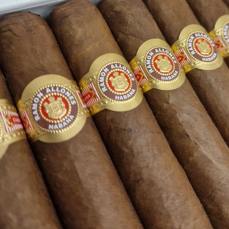Lot 226 - Ramon Allones Specially Selected