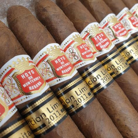 Lot 227 - Hoyo de Monterrey Short Hoyo Piramides 