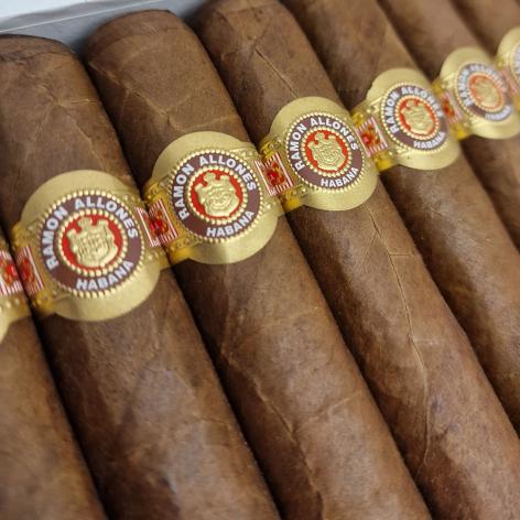 Lot 227 - Ramon Allones Specially Selected