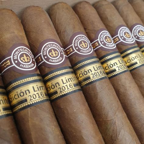 Lot 231 - Montecristo Dantes