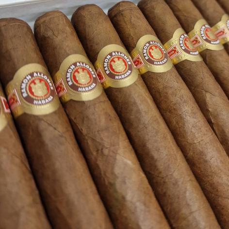 Lot 232 - Ramon Allones Superiores