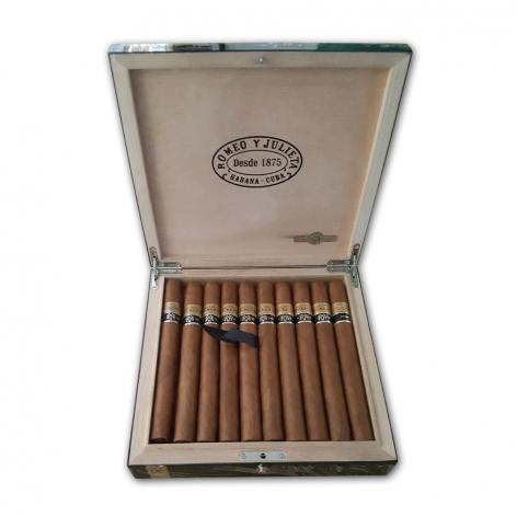 Lot 235 - Romeo y Julieta Churchill Reserva