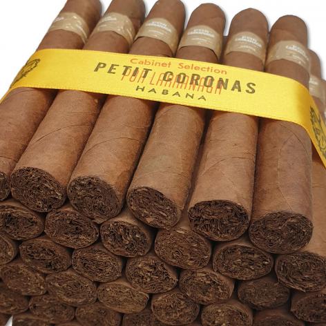 Lot 236 - Por Larranaga Petit Coronas 