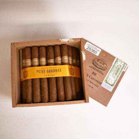 Lot 238 - Por Larranaga Petit Coronas