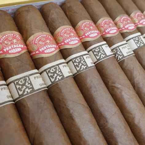 Lot 23 - Partagas Churchills de Luxe
