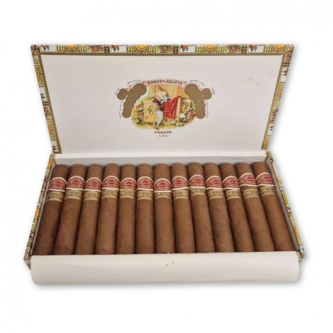 Lot 240 - Romeo y Julieta Wide Churchills