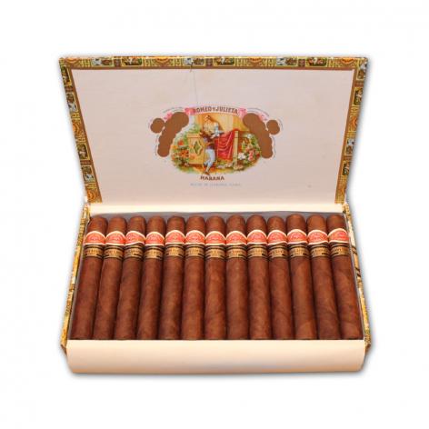 Lot 240 - Romeo y Julieta Escudos