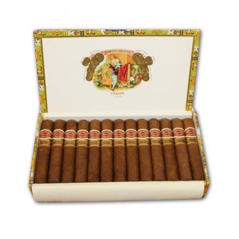 Lot 186 - Romeo y Julieta Shorts Churchills