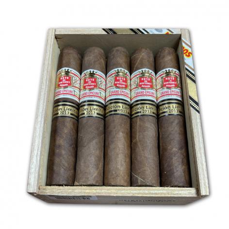 Lot 242 - Hoyo de Monterrey Grand Epicure