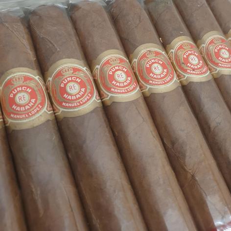 Lot 243 - Punch Exquisitos