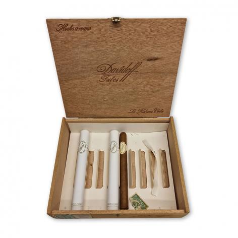 Lot 243 - Davidoff Tubos