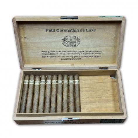 Lot 245 - Romeo y Julieta Petit Coronation de Luxe