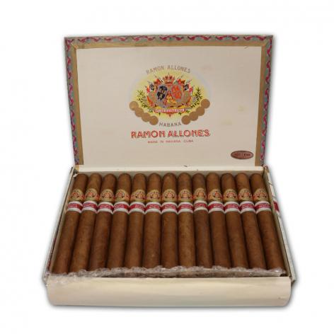 Lot 245 - Ramon Allones Specially Selected Gran Robusto