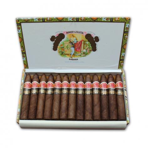 Lot 246 - Romeo y Julieta Petit Piramides