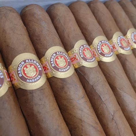 Lot 248 - Ramon Allones Gigantes 