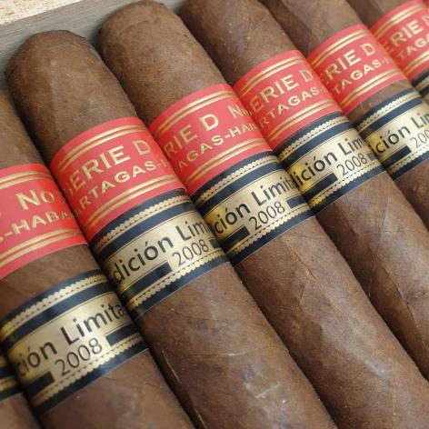 Lot 250 - Partagas Serie D No.5 