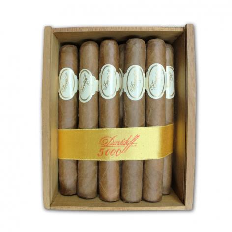 Lot 251 - Davidoff 5000