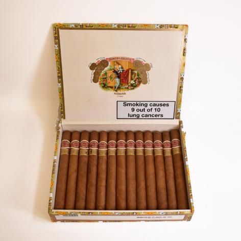 Lot 252 - Romeo y Julieta Churchills 