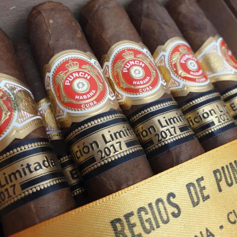 Lot 252 - Punch Regios de Punch 
