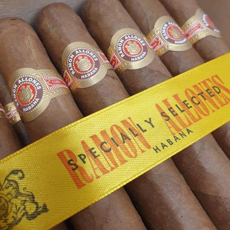 Lot 254 - Ramon Allones Specially Selected