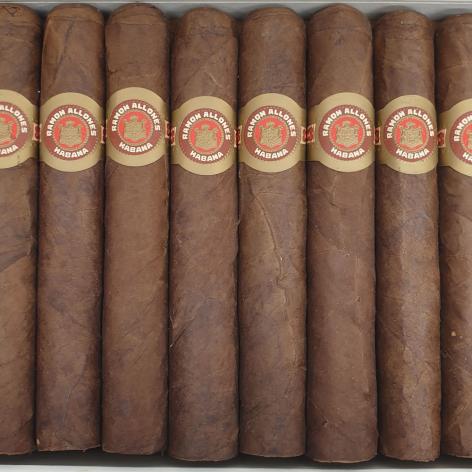 Lot 255 - Ramon Allones Small Club Coronas