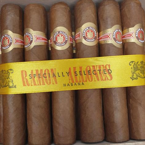 Lot 255 - Ramon Allones Specially Selected