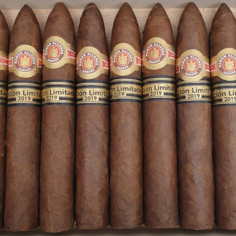Lot 256 - Ramon Allones No. 2