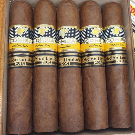 Lot 256 - Cohiba Robustos Supremos 