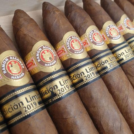 Lot 258 - Ramon Allones No. 2