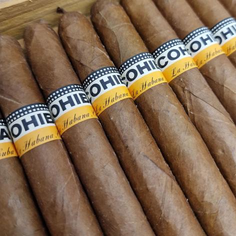 Lot 258 - Cohiba Lanceros