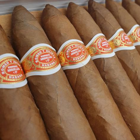 Lot 259 - Romeo y Julieta Belicosos