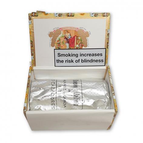 Lot 261 - Romeo y Julieta Cazadores