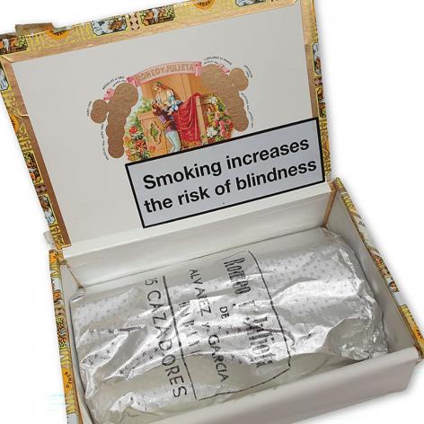 Lot 261 - Romeo y Julieta Cazadores