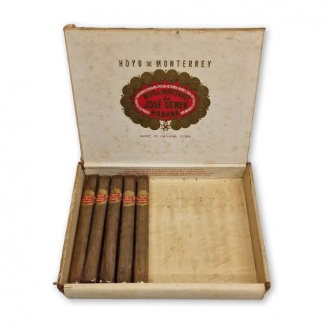 Lot 261 - Hoyo De Monterrey Palmas Extra